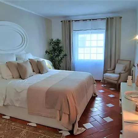 Walls Rooftop Terrace Duplex @ Citycenter & Appartement Lagos