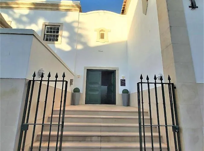 דירה Walls Rooftop Terrace Duplex @ Citycenter & לאגוּ‏ש
