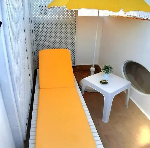 Walls Rooftop Terrace Duplex @ Citycenter & Lagos